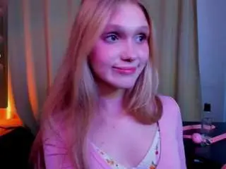 Camsoda Free Live Porn of adelinecrash