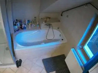 Camsoda Live Porn of voyeurcam-julmodels-bath-2nd-1