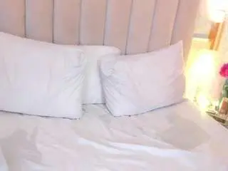 Camsoda Watch Live Sex Cams of annievanegas