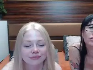 Camsoda Live Sex Cam of hollywhites