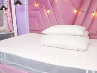 Camsoda Nude Webcam of thinsamathagirl
