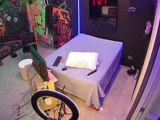Camsoda Free Live Porn of voyeurcam-casa-salsa-disturbed