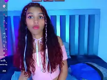 Chaturbate Live Sex Cam of aylin_valerie