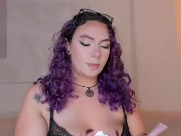 Chaturbate Live Sex Cam of loiseharper