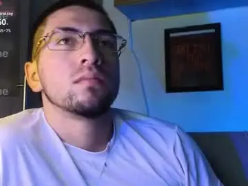 Chaturbate Live Porn of aresmassimox