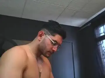 Chaturbate Live Sex Cam of richard_milleer