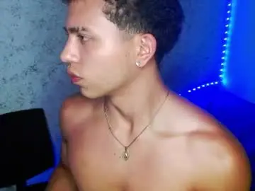 Chaturbate Best live sex cam show of tonydesire_