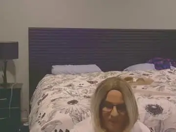 Chaturbate Live Sex Cam of tsreneeriley