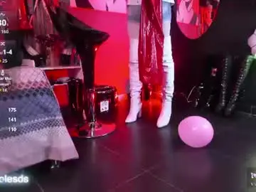 Chaturbate Live Sex Cam of miss_nicolesds