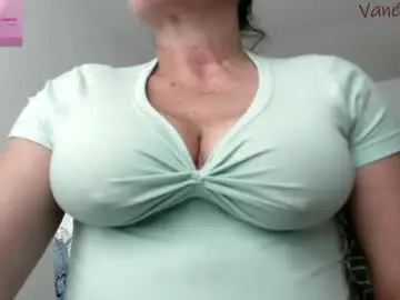 Chaturbate Best live sex cam show of vanessared2