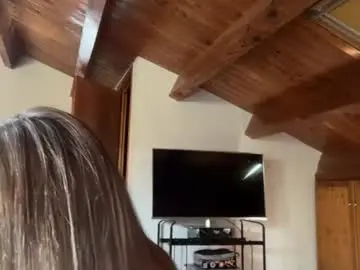 Chaturbate Watch Live Sex Cams of honeyyy95