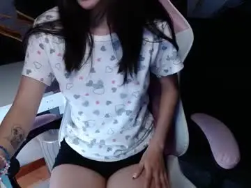 Chaturbate Live Sex Cam of ling_ling24