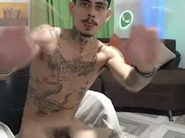 Chaturbate Live Sex Cam of alpha_zom