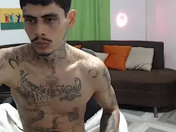 Chaturbate Live Sex Cam of alpha_zom
