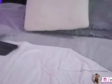 Chaturbate Sex Cam of mariana_monroe04