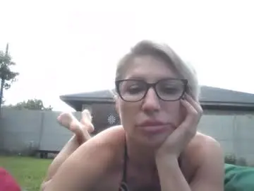 Chaturbate Live Sex of fox_red_lady7