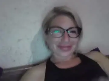 Chaturbate Live Sex of fox_red_lady7