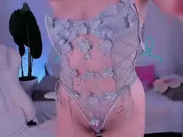 Chaturbate Live Sex Cam of ginnygingergirl