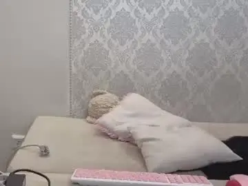 Chaturbate Live Sex Cam of lesley_mil