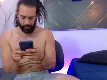 Chaturbate Watch Live Sex Cams of theronnyone