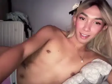 Chaturbate Sex Cam of azalea_cum69