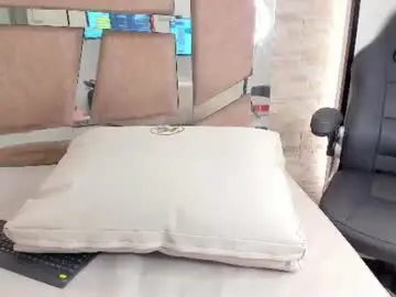 Chaturbate Free Porn Cam of cristine_colins