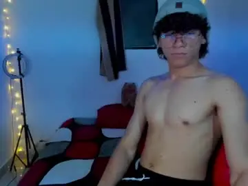 Chaturbate Watch Live Sex Cams of tom_blue10