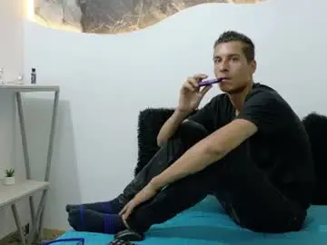 Chaturbate Nude Webcam of cameronsilverman