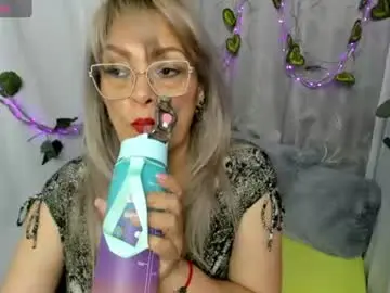 Chaturbate Watch Live Sex Cams of rebeccamayer031