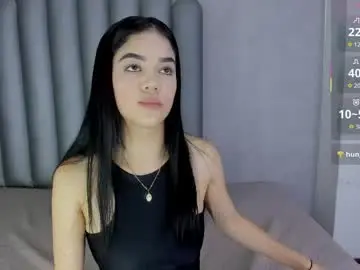 Chaturbate Live Sex Cam of luna__02
