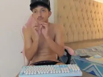 Chaturbate Live Sex Cam of noah_jacksxn