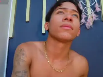 Chaturbate Sex Cam of zack_horny19