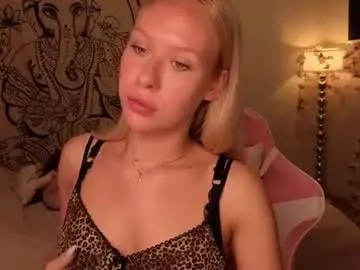 Chaturbate Adult Webcams of pureeangel