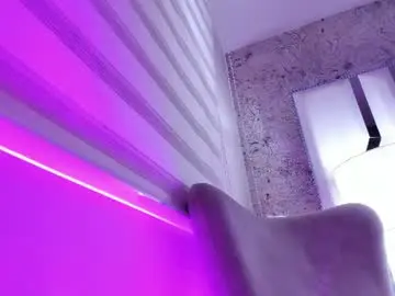 Chaturbate Live Sex Cam of _valeria___