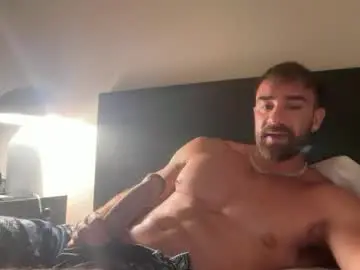 Chaturbate Live Sex Cam of skylerflexes