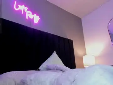 Chaturbate Watch Live Sex Cams of isaxcurves