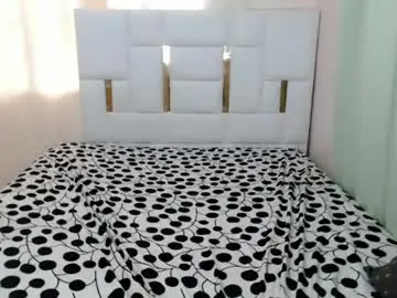 Chaturbate Live Sex Cam of urasian_kiesha