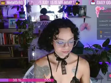 Chaturbate Live Sex Cam of sweet_bluee