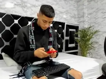 Chaturbate Live Sex Cam of mr_porn_9