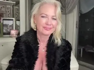 Chaturbate Live Sex Cam of gl1tter_barbie