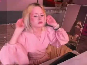 Chaturbate Live Sex Cam of kiki_peach