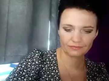 Chaturbate Live Sex of hotmamaqueen234