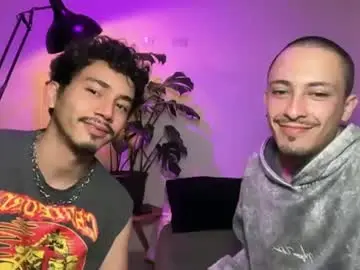 Chaturbate Live Sex Cam of noah_and_steven