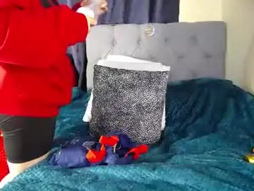Chaturbate Nude Webcam of ivonnehills_19