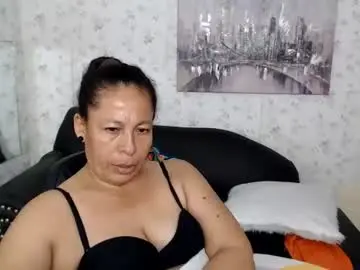 Chaturbate Live Sex Cam of mature_martina_