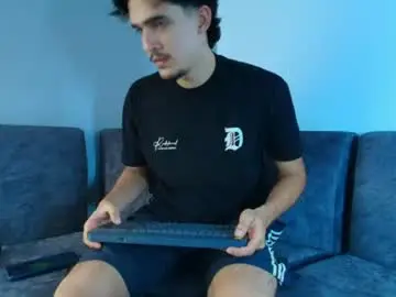 Chaturbate Best live sex cam show of justinsinner1