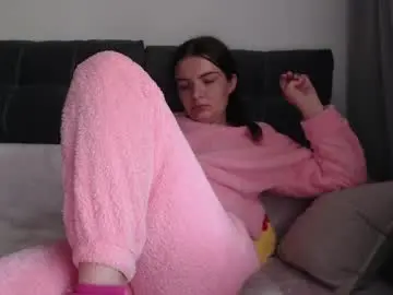 Chaturbate Live Sex Cam of velvetmoon123