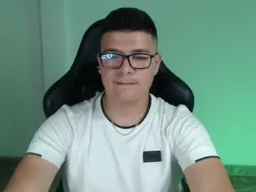 Chaturbate Sex Chat of david_smit_