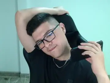 Chaturbate Live Sex Cam of david_smit_