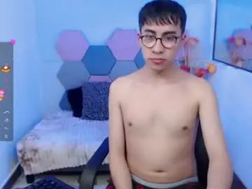 Chaturbate Live Sex Cam of andy_norton
